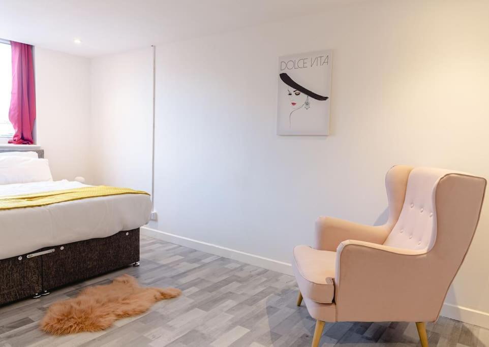 2 Bed With Free Parking Apartment London Exterior photo