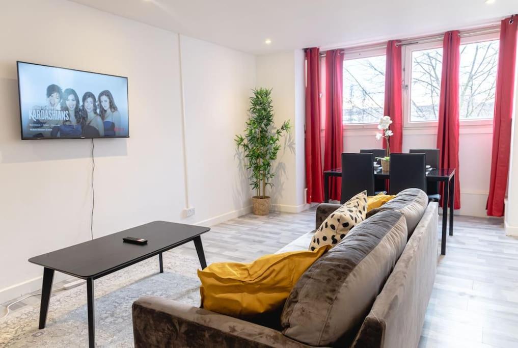 2 Bed With Free Parking Apartment London Exterior photo
